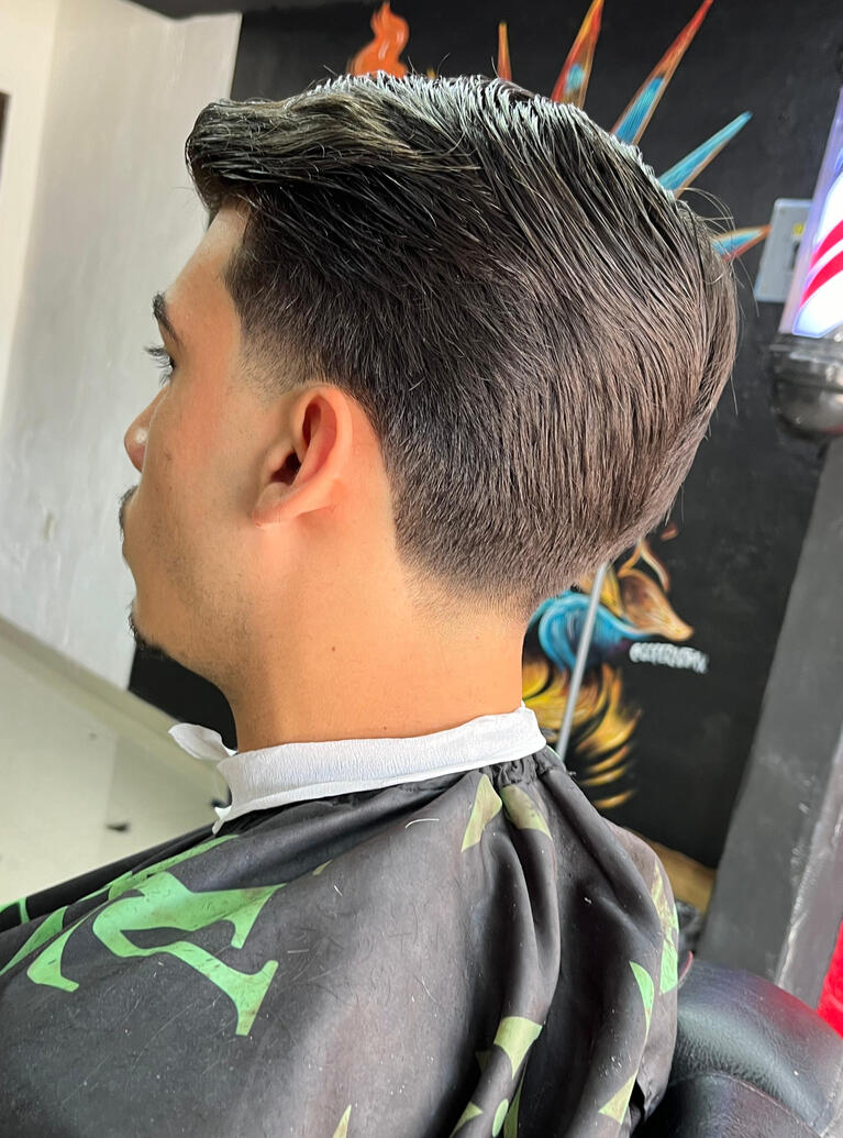 Barbería abierta en Puerto Vallarta, mejor corte fade degradado en Puerto Vallarta, Barbería en Puerto Vallarta, Barbería Premium